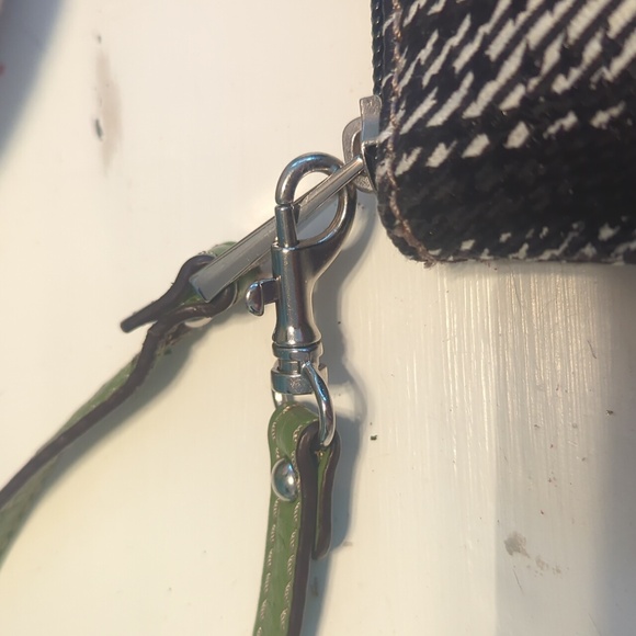 Tignanello Wristlet Canvas / Wallet / Black Plaid Green Leather Strap & Trim - Picture 6 of 8